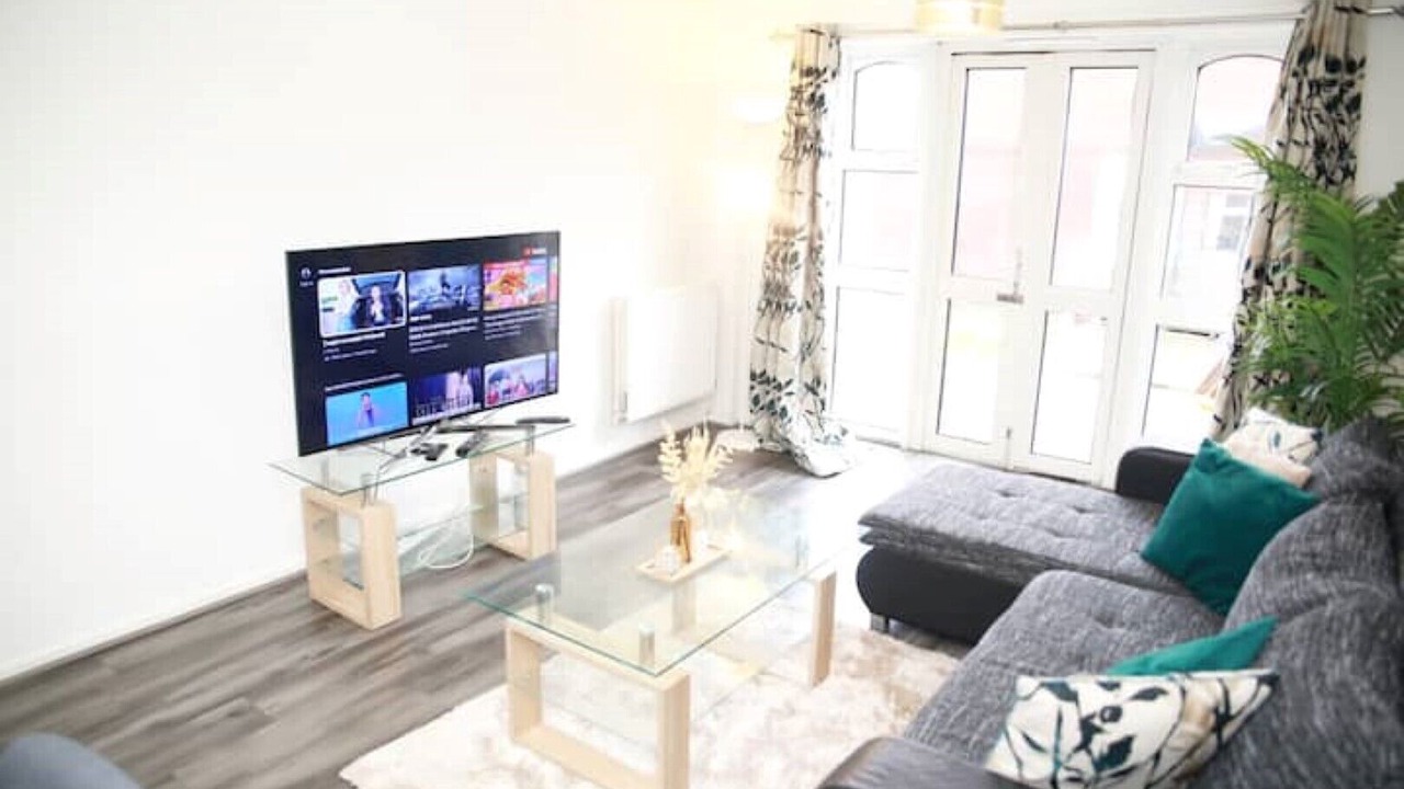 Photo of Livingroom in Queensbury