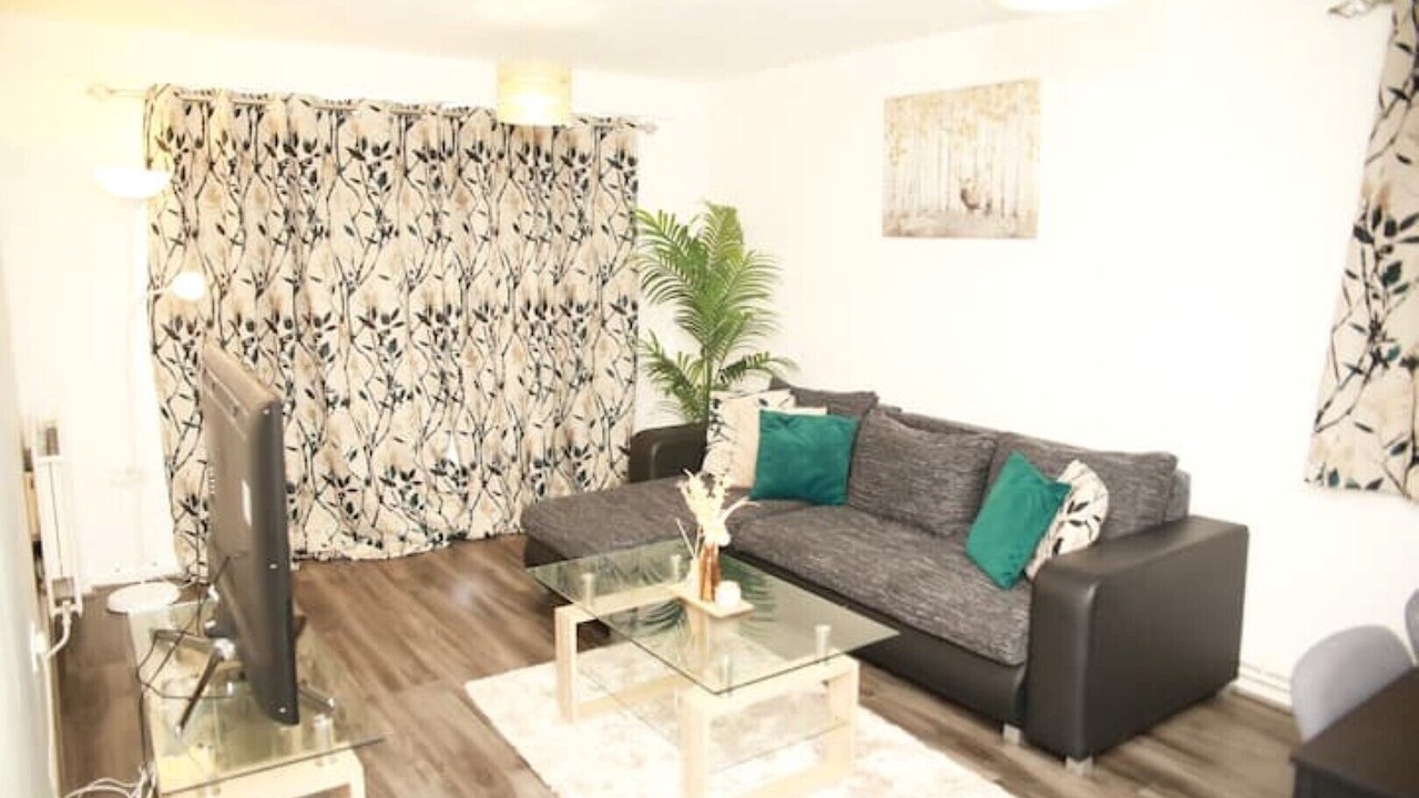 Photo of Livingroom in Queensbury