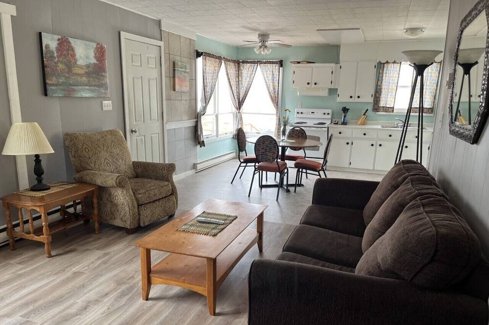 Photo of Livingroom in West Bay