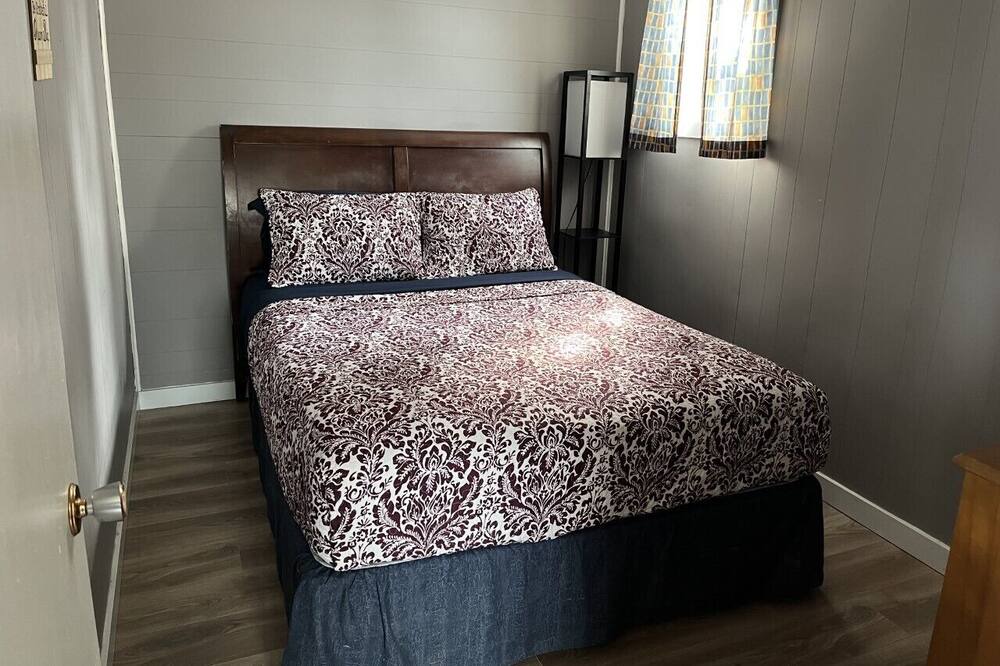 Photo of Bedroom in West Bay