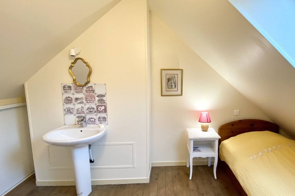 Photo of Bedroom in Cambron