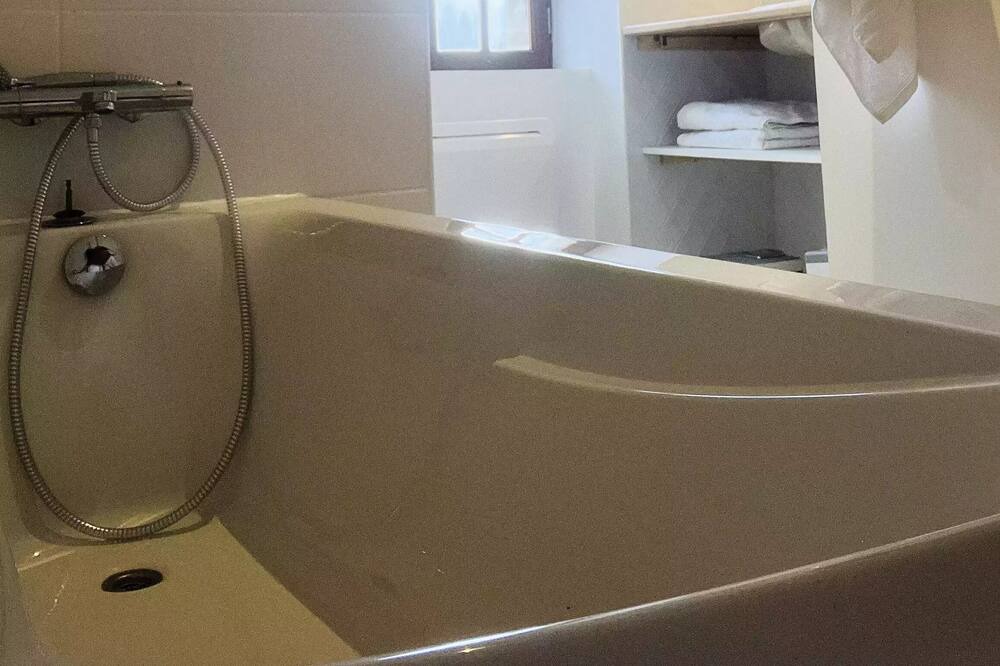 Photo of Bathroom in Hautefage