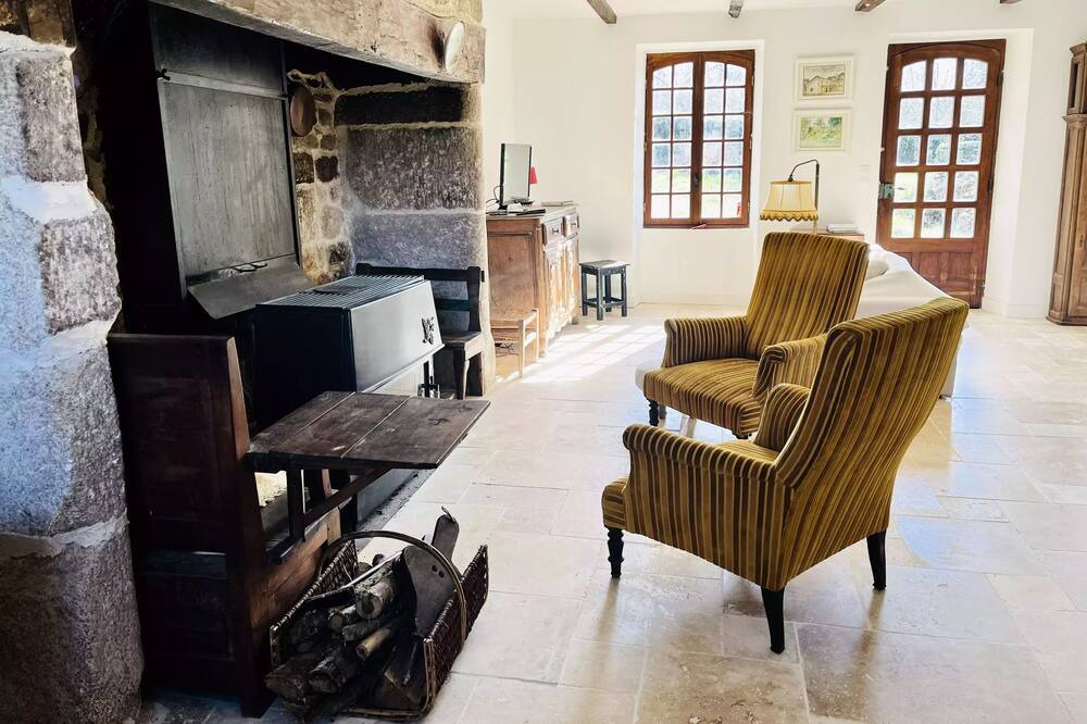 Photo of Others in Hautefage