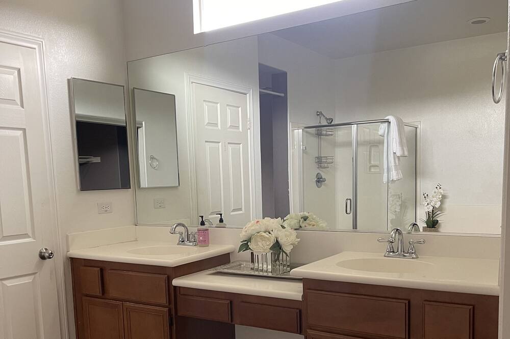 Photo of Bathroom in Banning