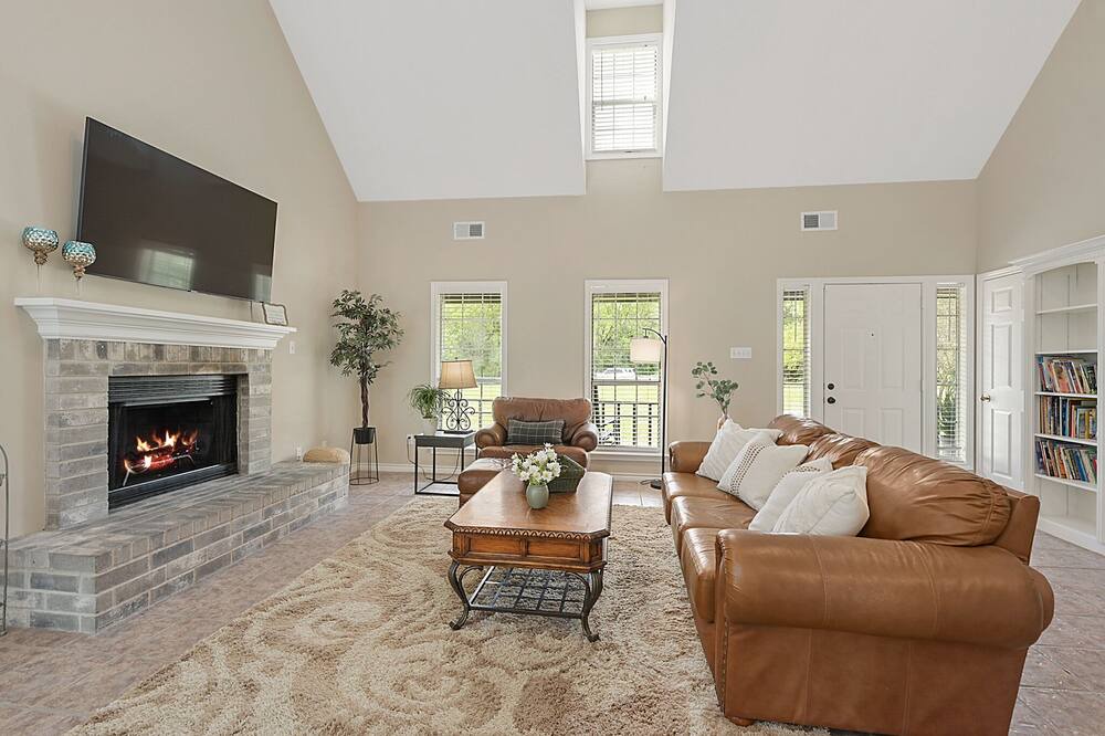 Photo of Livingroom in College Station