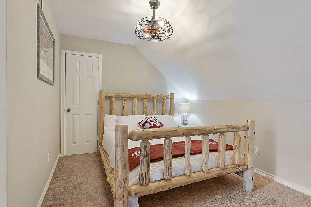 Photo of Bedroom in College Station