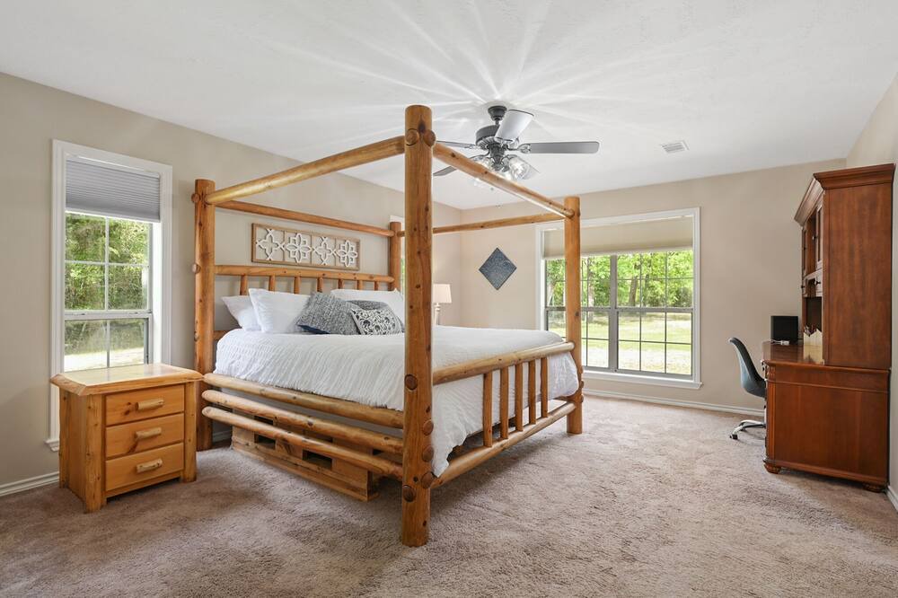 Photo of Bedroom in College Station