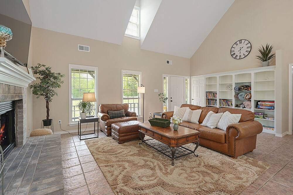 Photo of Livingroom in College Station