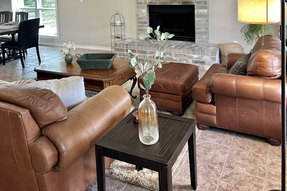 Photo of Livingroom in College Station
