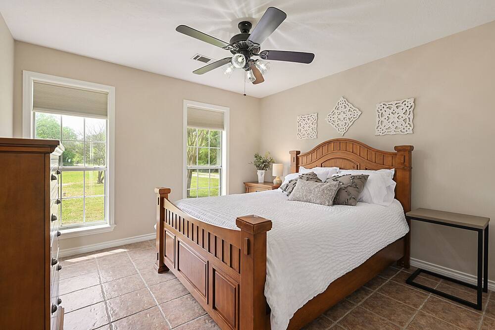 Photo of Bedroom in College Station