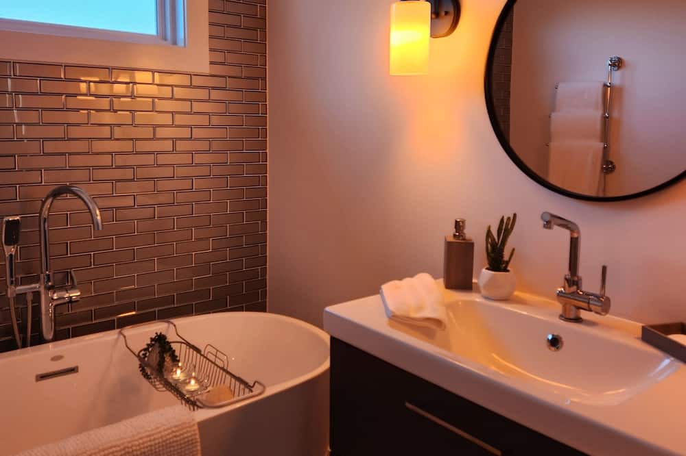 Photo of Bathroom in Carthage