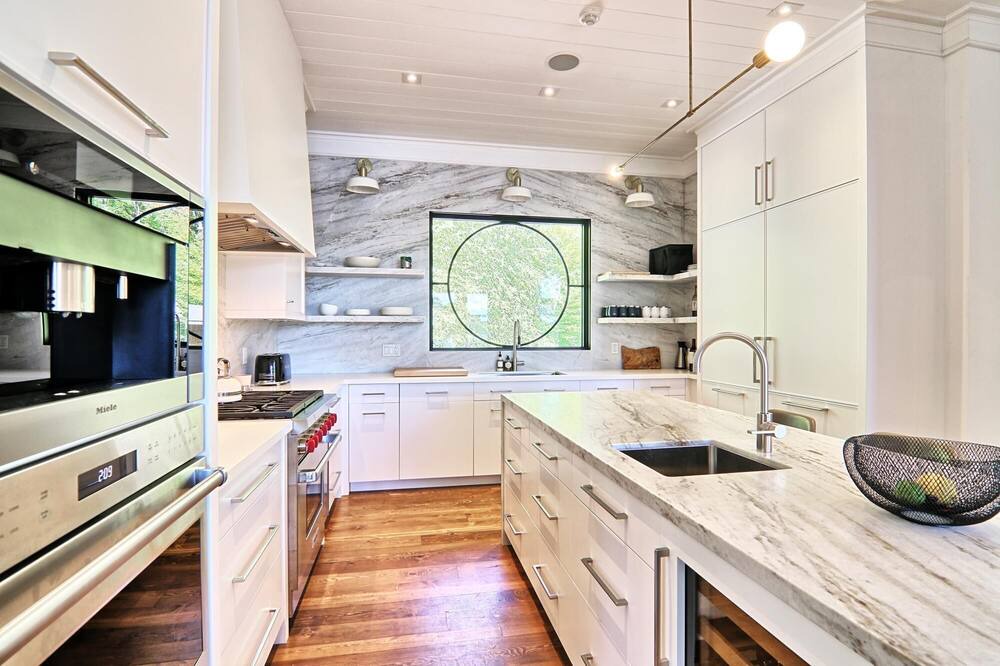 Photo of Kitchen in Muskoka Lakes