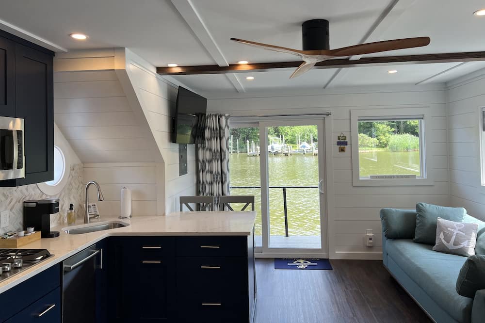 Photo of Others in Annapolis