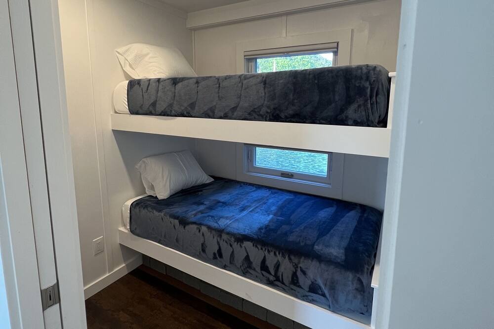 Photo of Others in Annapolis