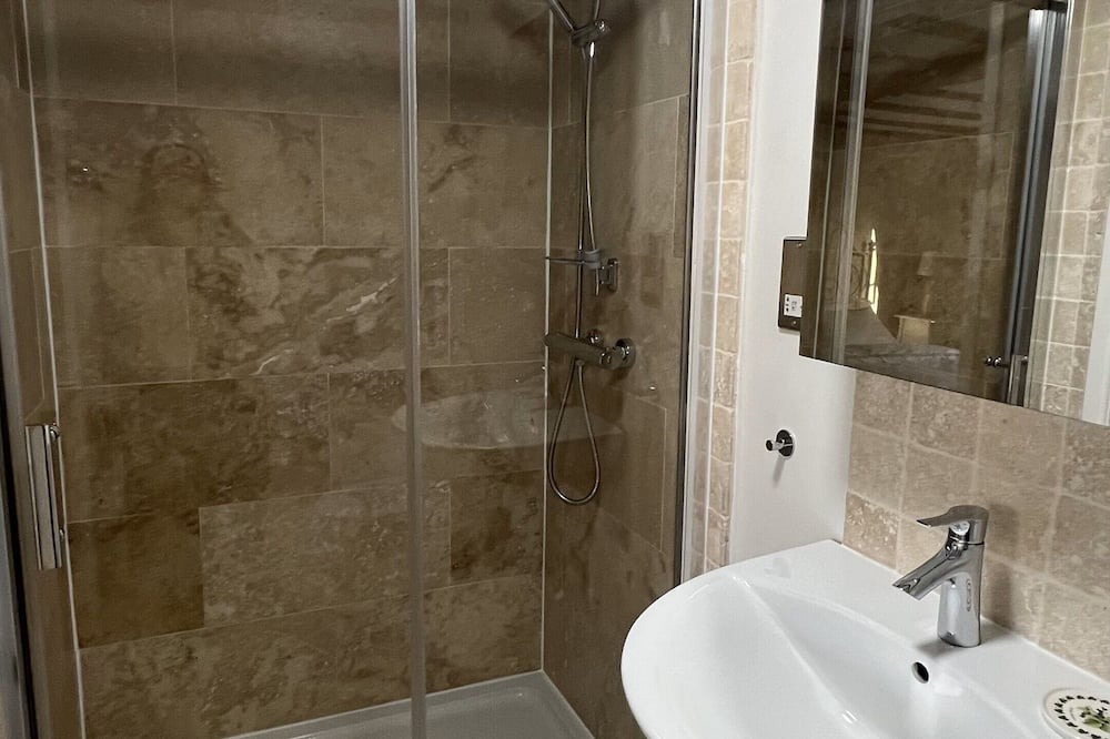 Photo of Bathroom in Malpas