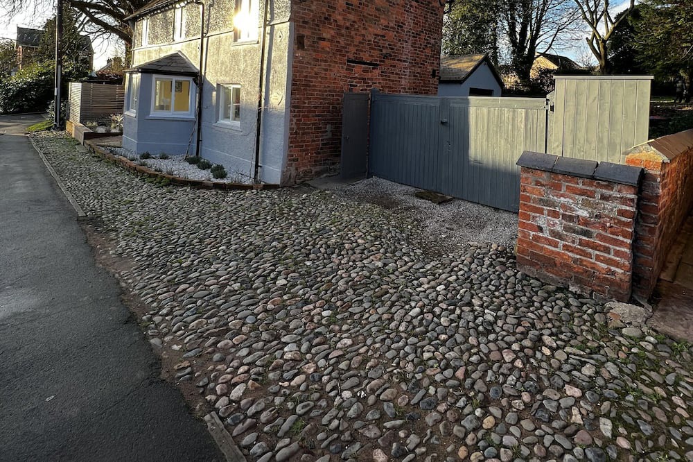 Photo of Outdoor in Malpas