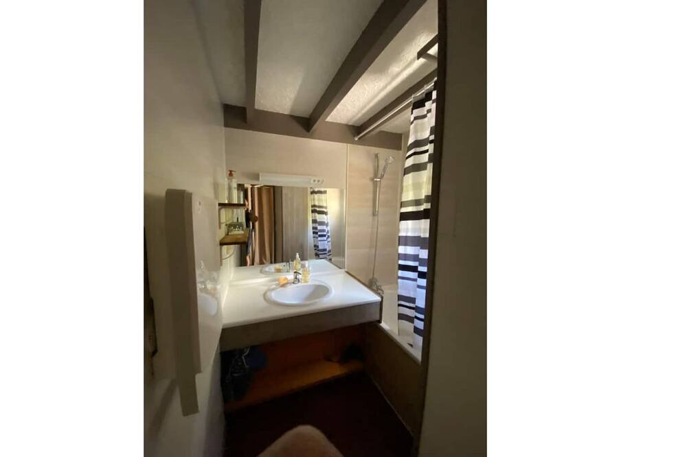 Photo of Bathroom in Cauterets