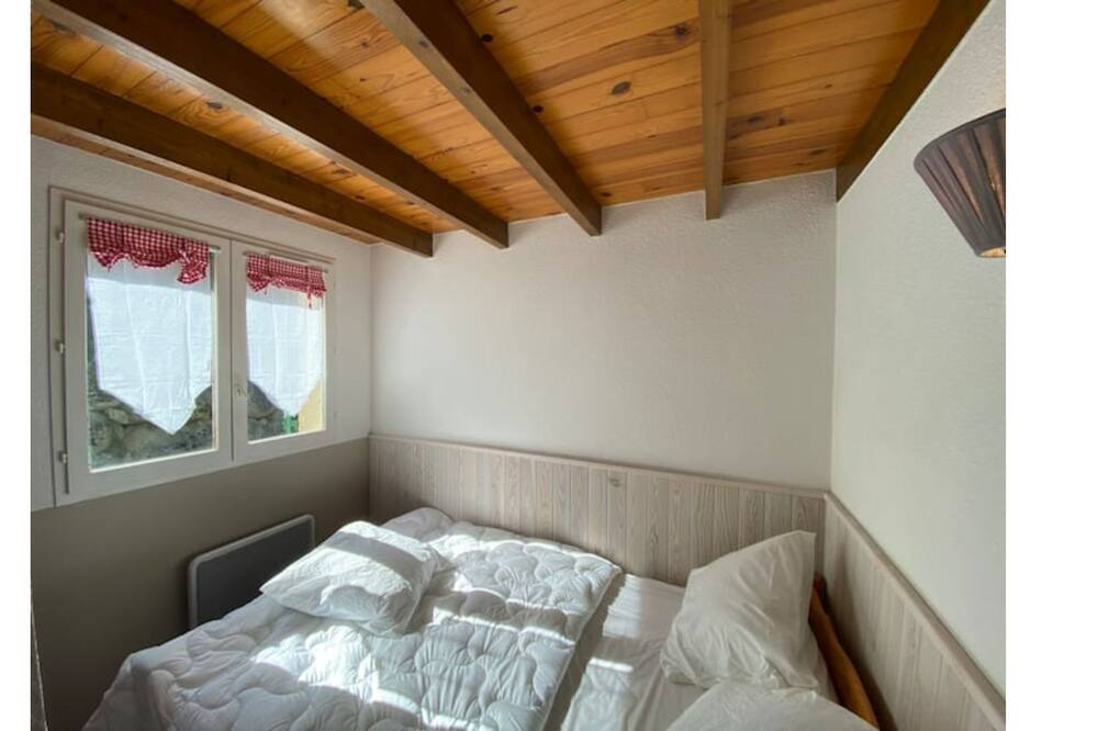 Photo of Bedroom in Cauterets