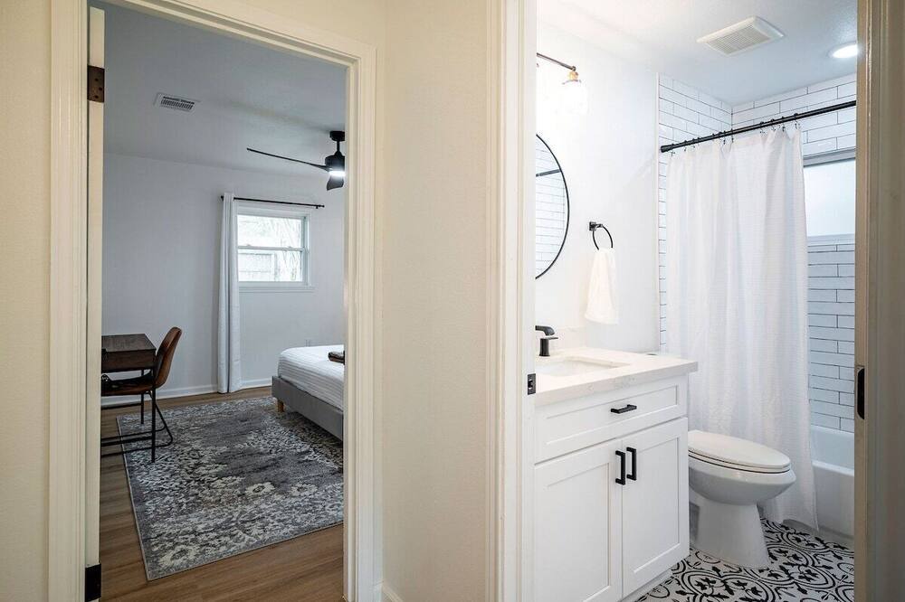 Photo of Bathroom in Spring Branch West