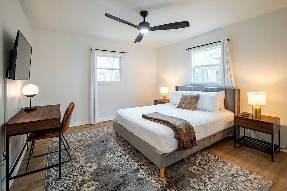 Photo of Bedroom in Spring Branch West