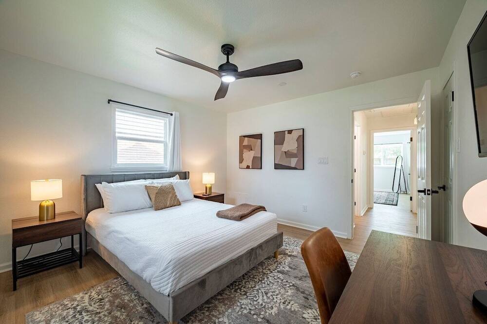 Photo of Bedroom in Spring Branch West