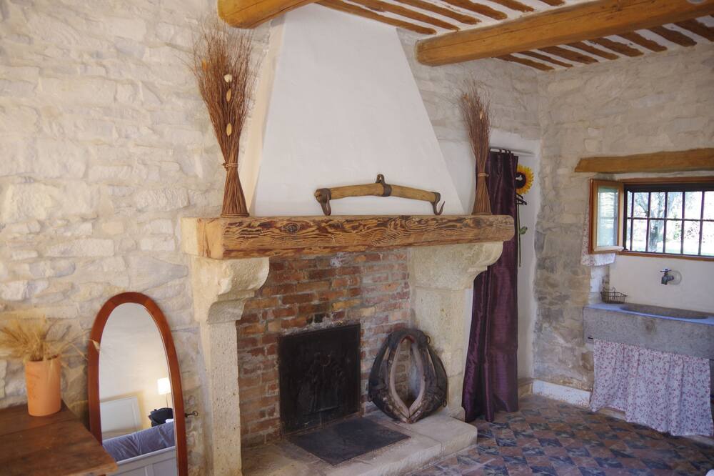Photo of Bedroom in Saint-Laurent-des-Arbres