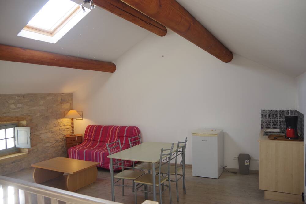 Photo of Livingroom in Saint-Laurent-des-Arbres