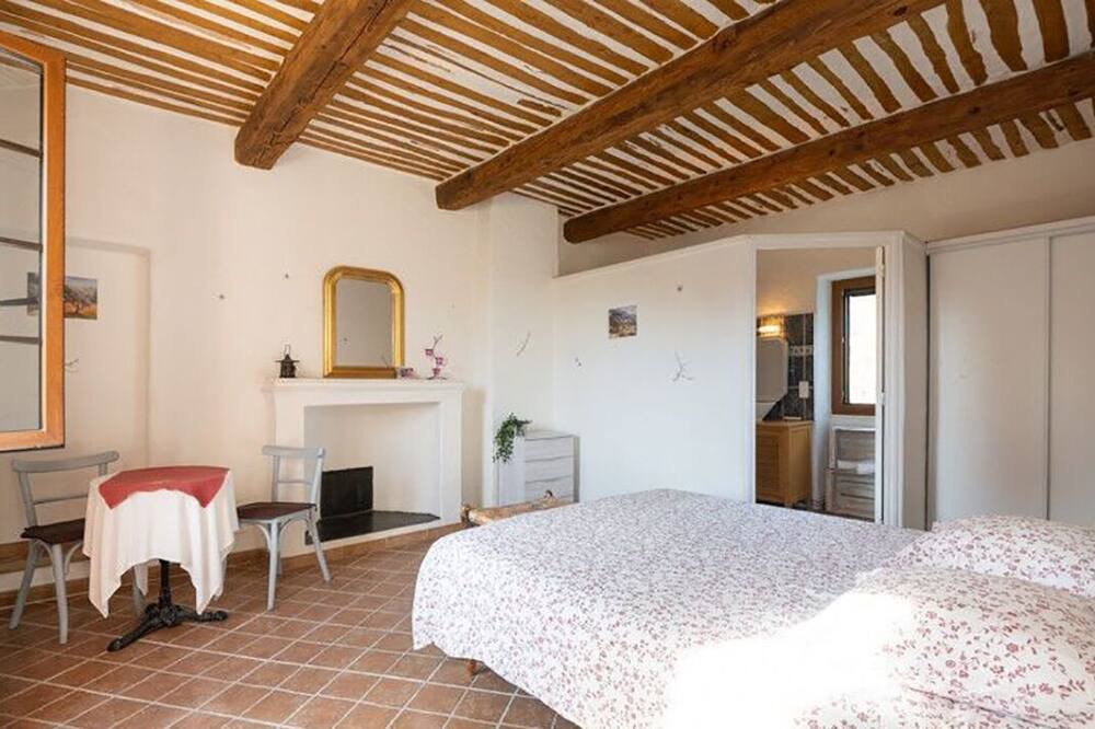 Photo of Bedroom in Saint-Laurent-des-Arbres