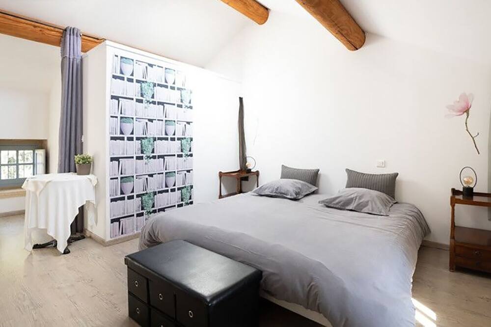 Photo of Bedroom in Saint-Laurent-des-Arbres