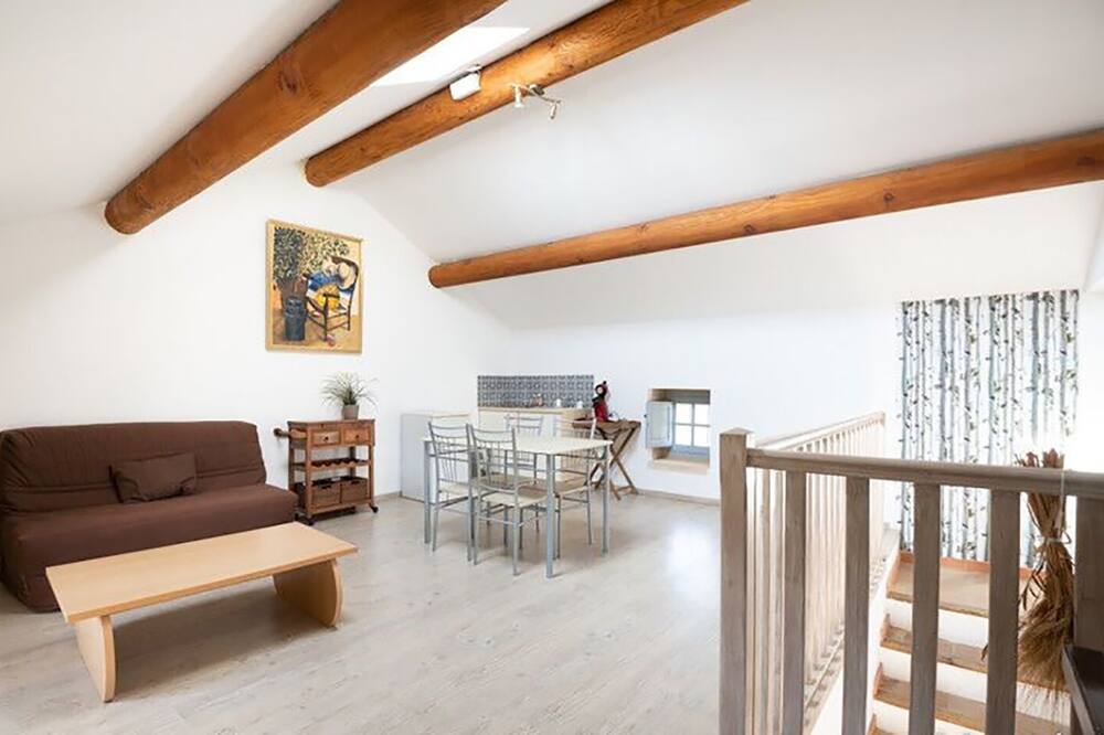 Photo of Livingroom in Saint-Laurent-des-Arbres