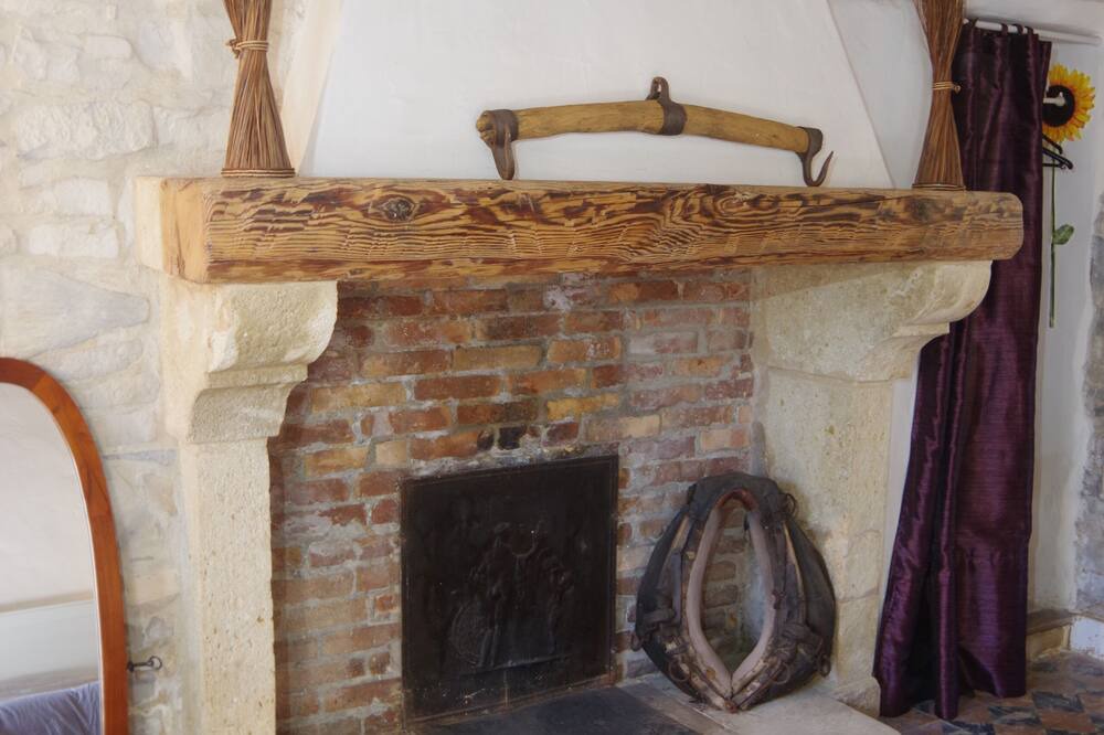 Photo of Bedroom in Saint-Laurent-des-Arbres
