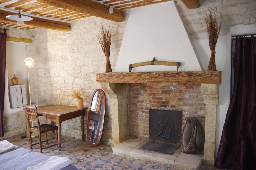Photo of Bedroom in Saint-Laurent-des-Arbres