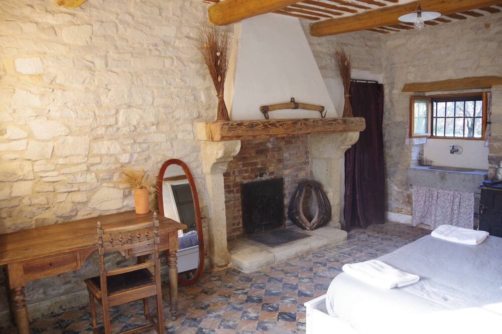 Photo of Bedroom in Saint-Laurent-des-Arbres