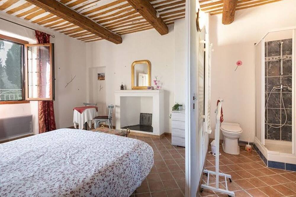 Photo of Bedroom in Saint-Laurent-des-Arbres