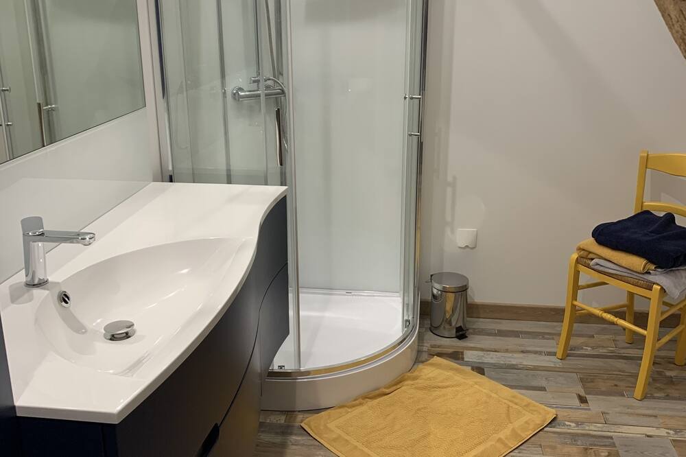 Photo of Bathroom in Saint-Martin-Osmonville