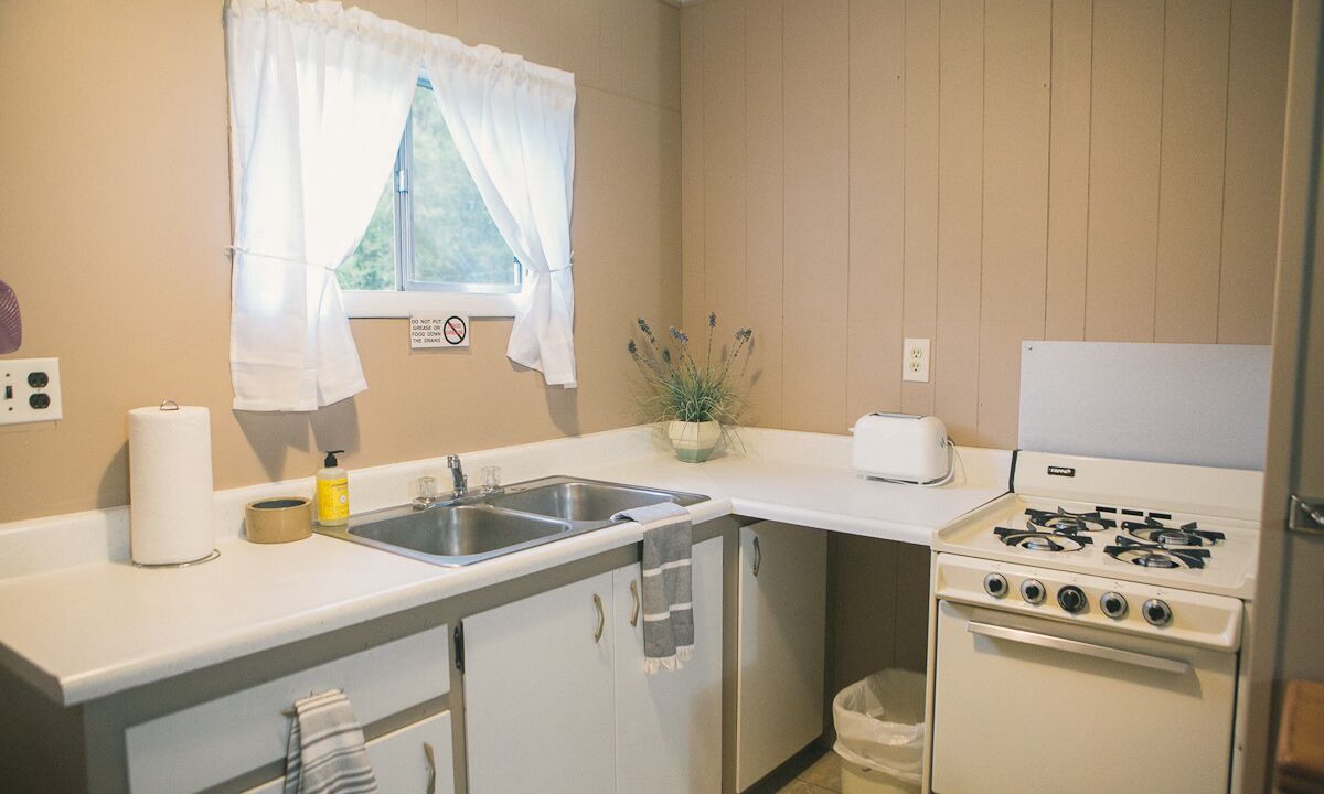 Photo of Kitchen in White Cloud