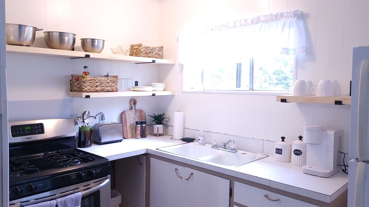 Photo of Kitchen in White Cloud
