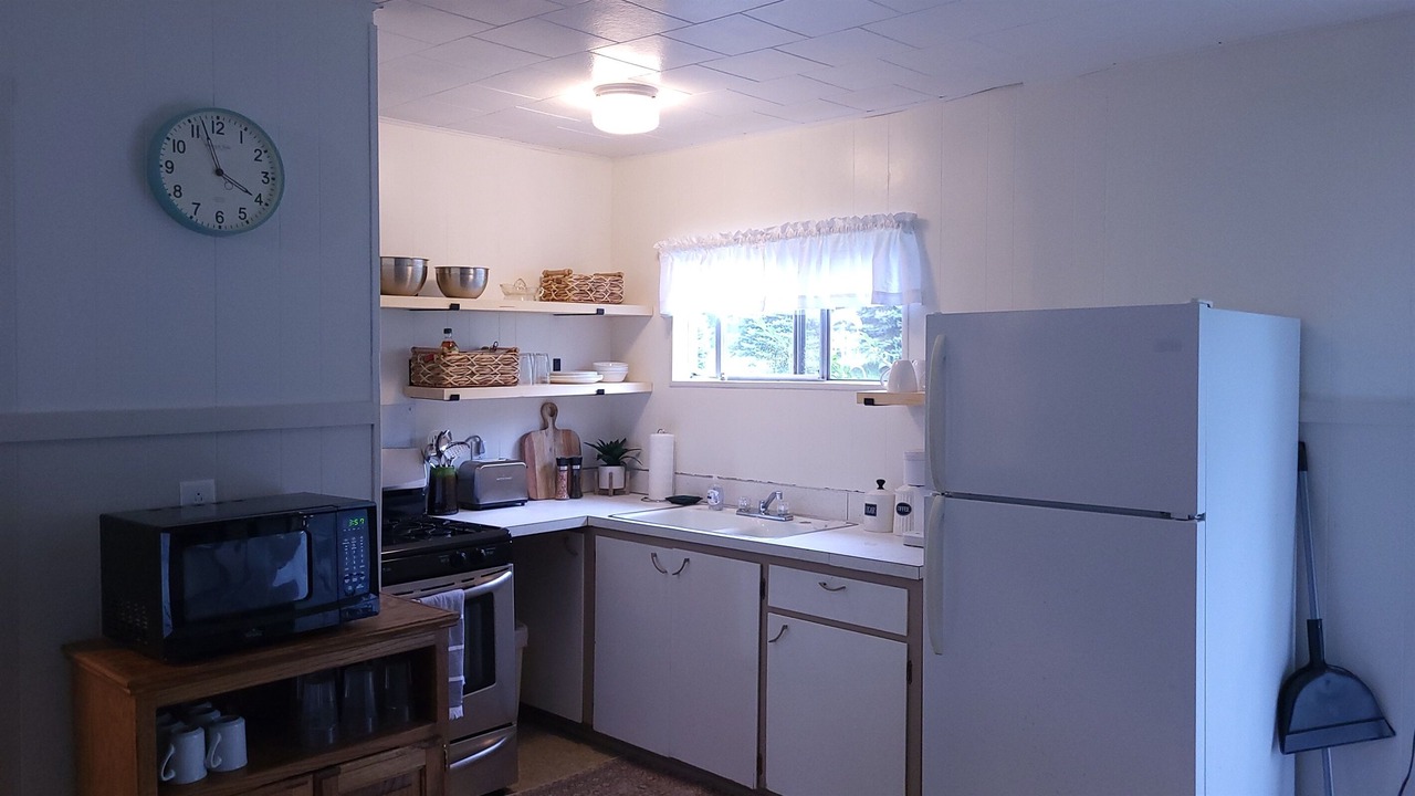 Photo of Kitchen in White Cloud