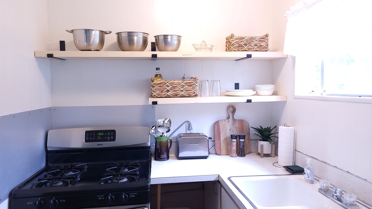 Photo of Kitchen in White Cloud