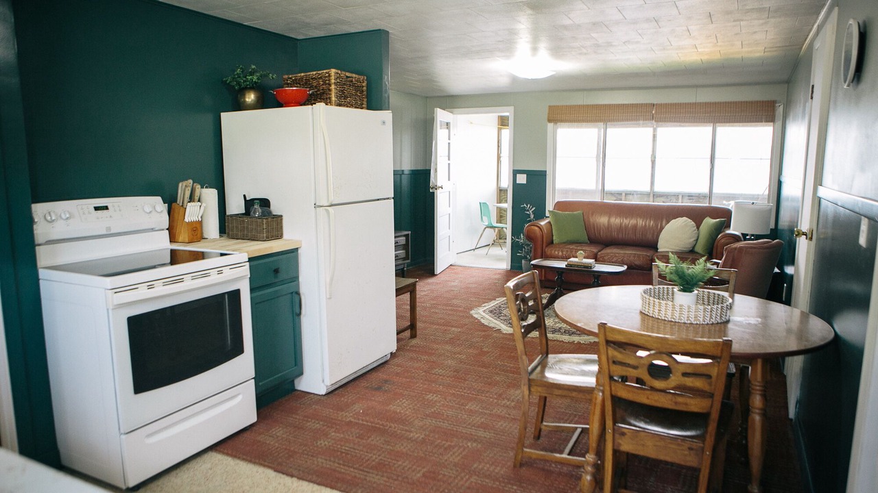 Photo of Kitchen in White Cloud