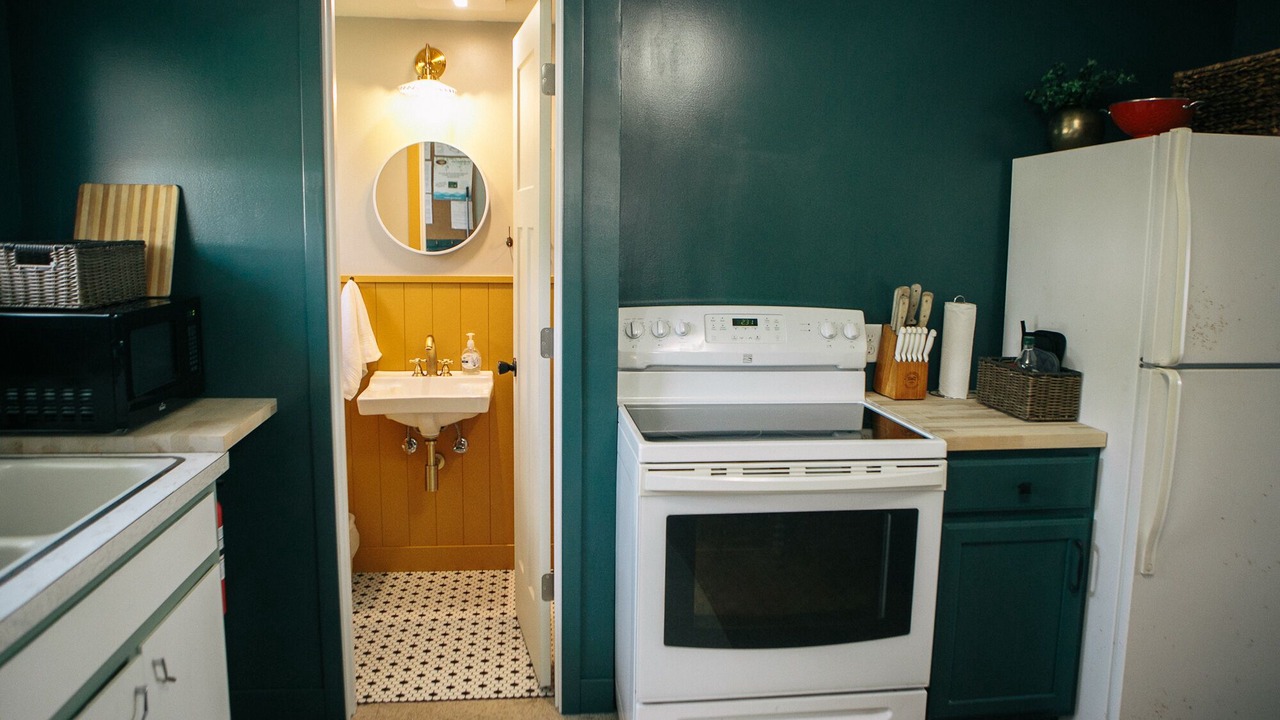 Photo of Kitchen in White Cloud