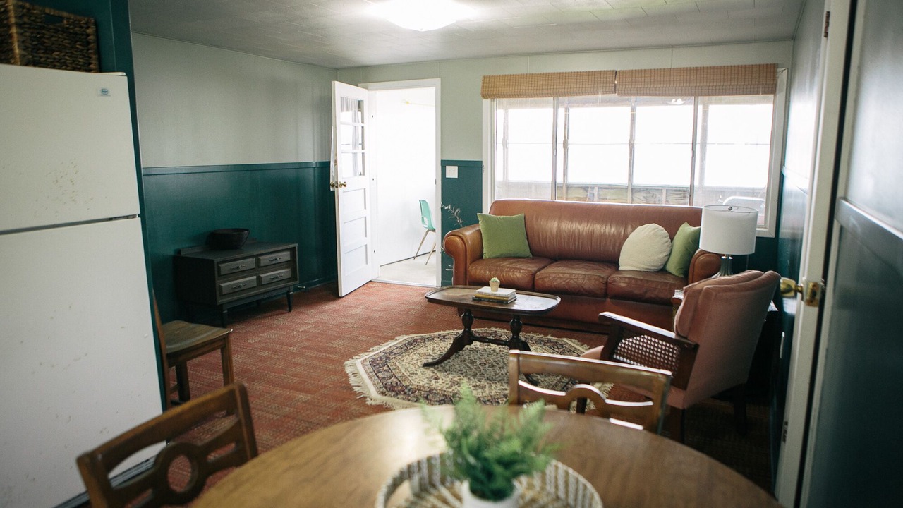Photo of Livingroom in White Cloud