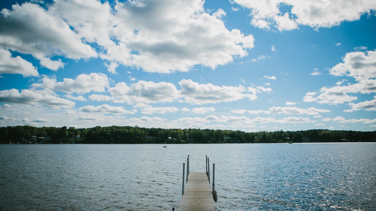 Photo of Outdoor in White Cloud