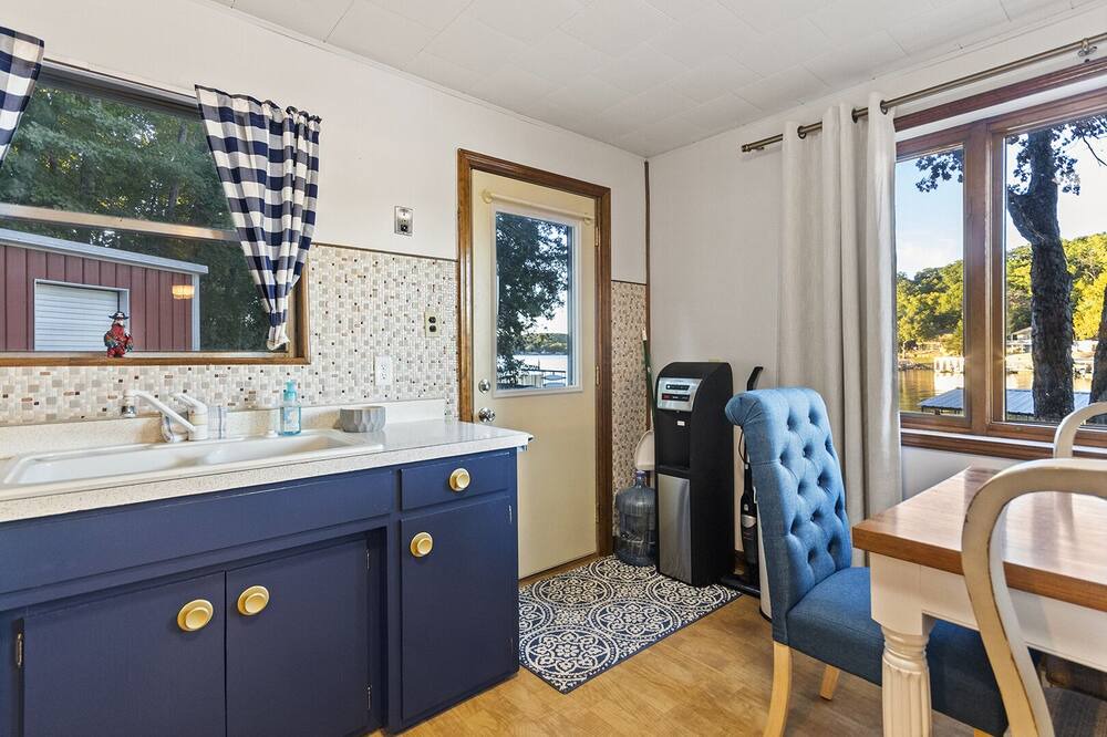 Photo of Bathroom in Sunrise Beach