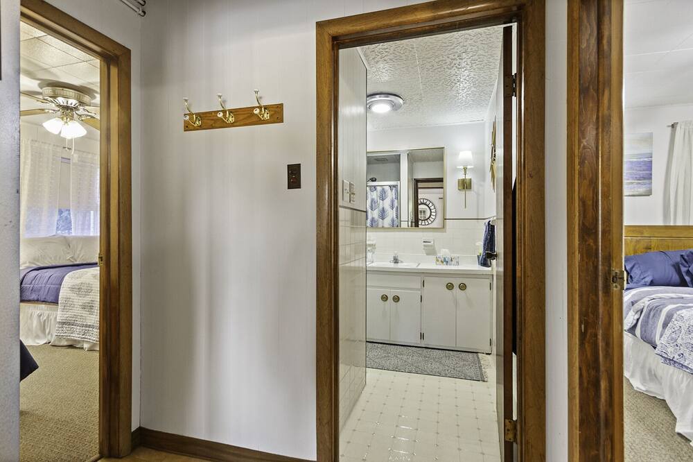 Photo of Bathroom in Sunrise Beach