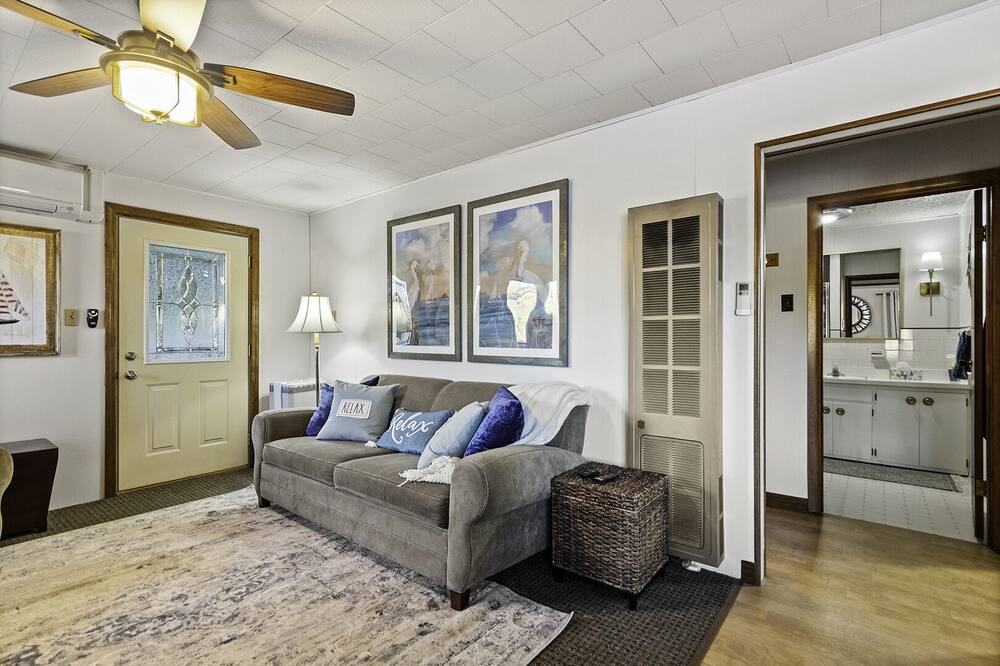 Photo of Livingroom in Sunrise Beach