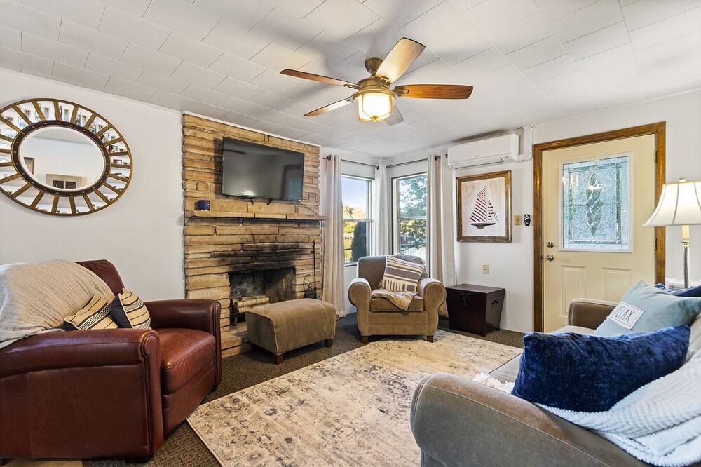 Photo of Livingroom in Sunrise Beach
