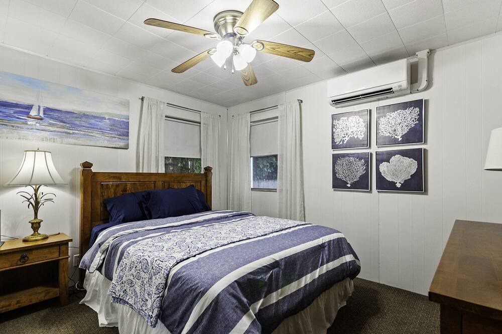 Photo of Bedroom in Sunrise Beach