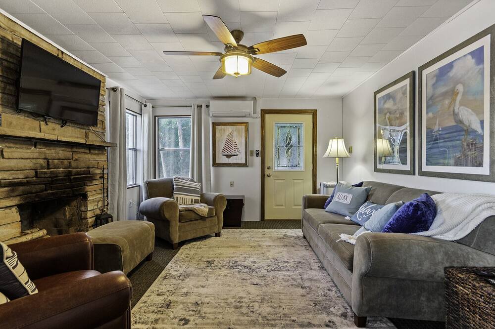 Photo of Livingroom in Sunrise Beach