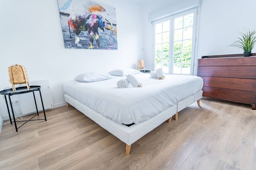 Photo of Bedroom in Saint-Etienne-la-Thillaye